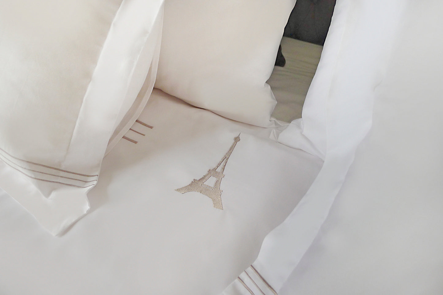 Eiffel Tower Luxury Full Sheet Set