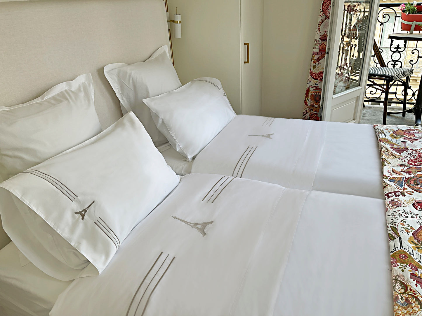 Eiffel Tower Luxury Standard Pillow Cases (Set of 2)